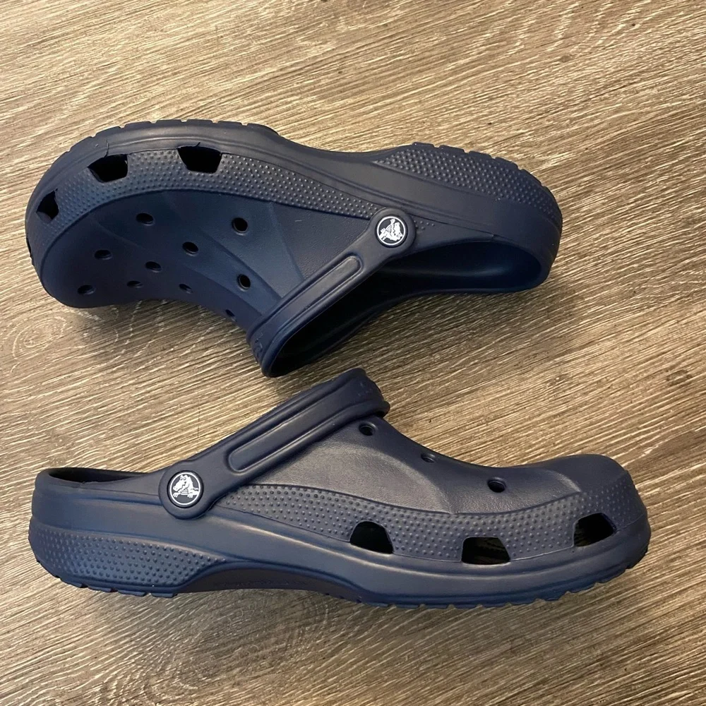 CROCS Blue Water Shoes Classic Clog Styl - Picture 3 of 6